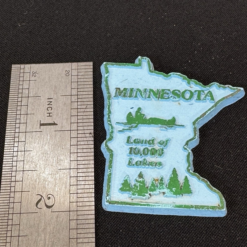 Vintage Minnesota State Magnet Land of 10000 Lakes Souvenir Blue Green